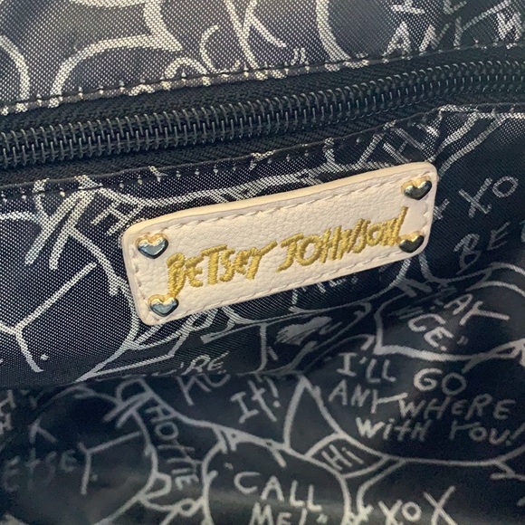 Betsey Johnson quilted handbag with hearts - Picture 11 of 13